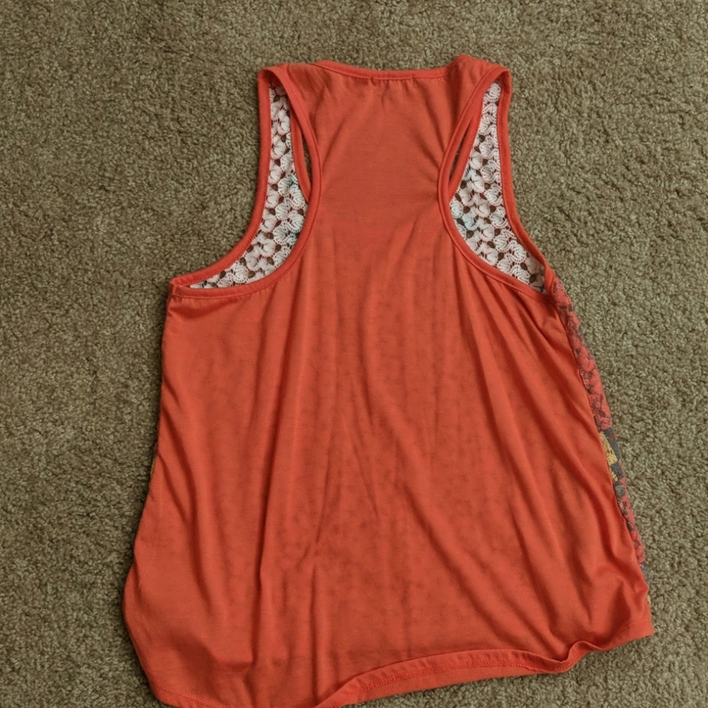 ***SOLD***Tank - Picture 3 of 3